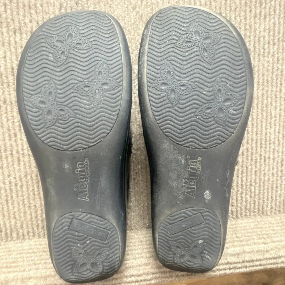 Oofos Ooriginal Flip Flops Black men’s 8 Women’s 10